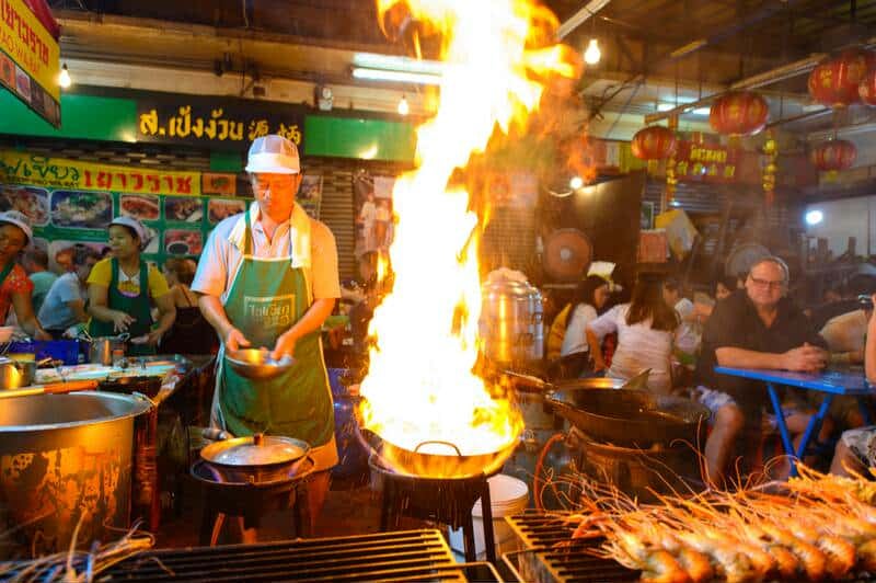 Chatuchak Weekend Market food vendors